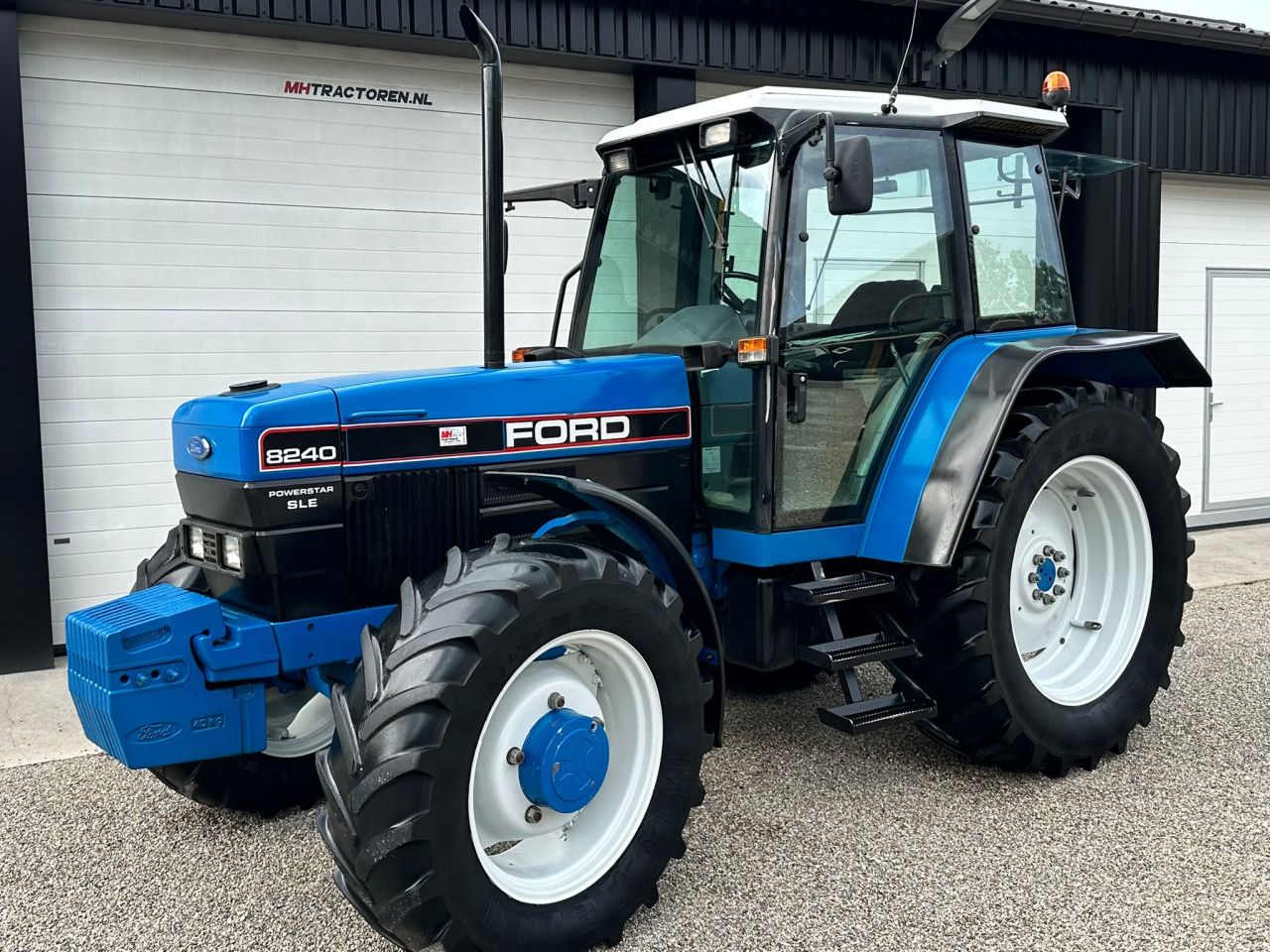 Ford 8240