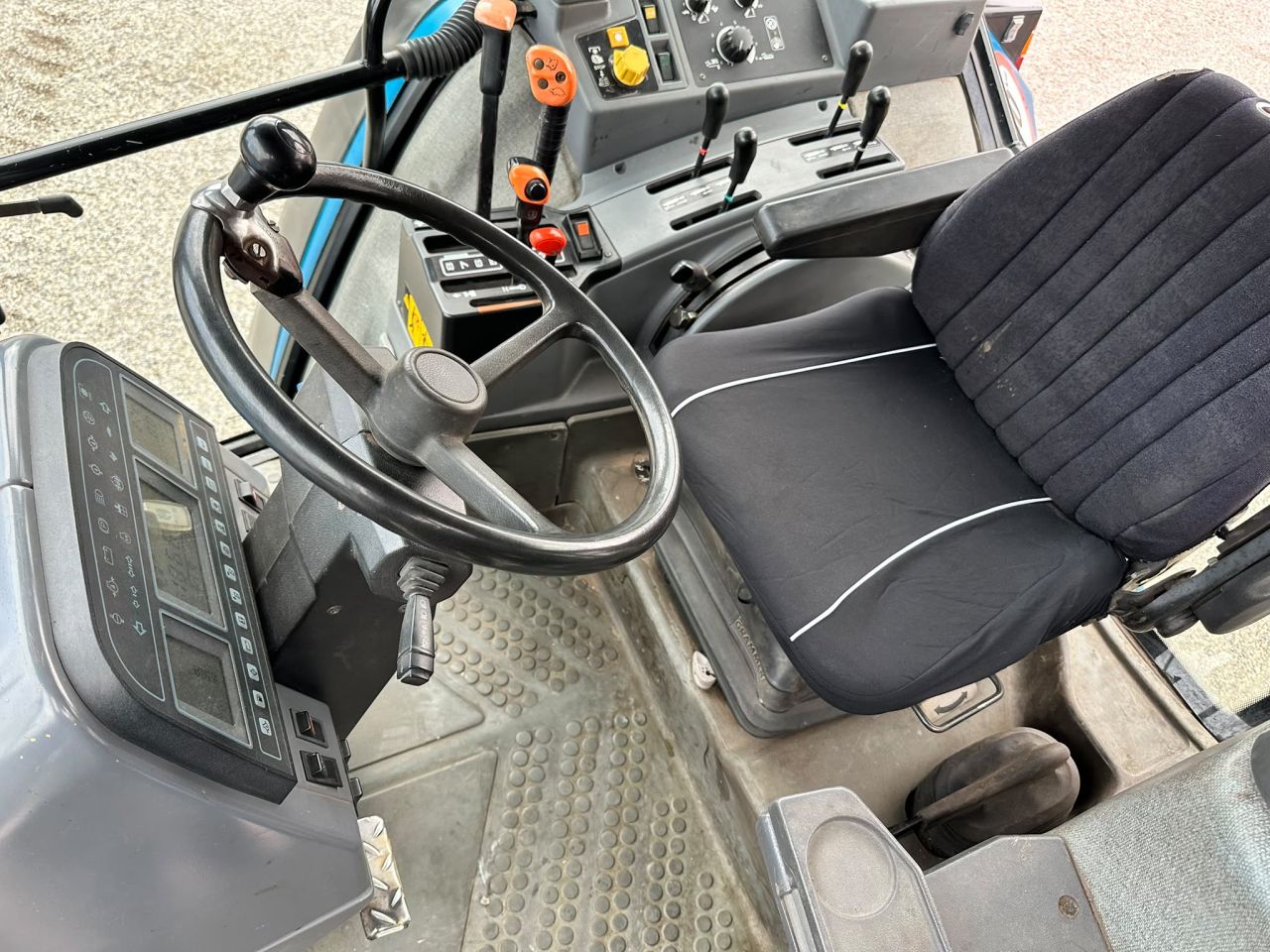 Ford 8240