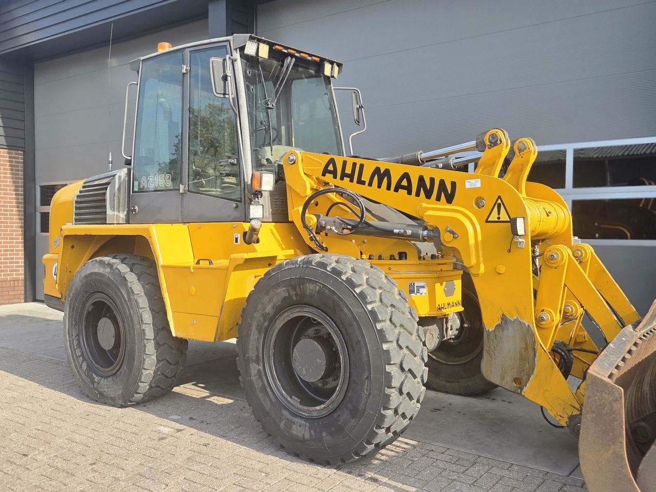 Ahlmann AZ150 Shovel