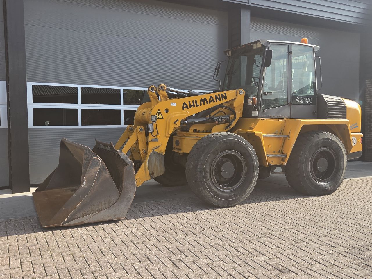 Ahlmann AZ150 Shovel
