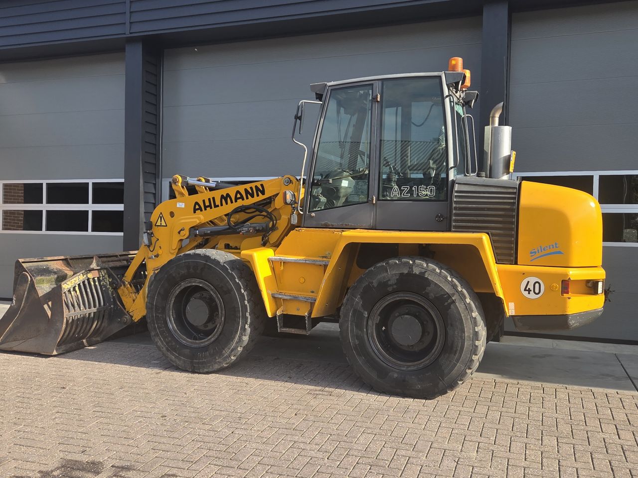 Ahlmann AZ150 Shovel