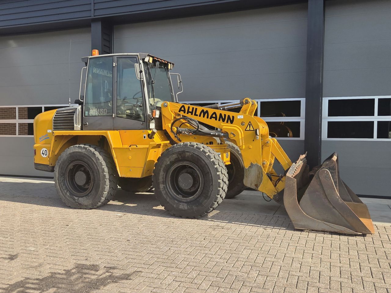 Ahlmann AZ150 Shovel