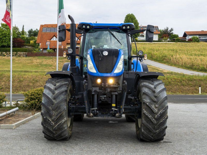 New Holland T7.230 Klassisch