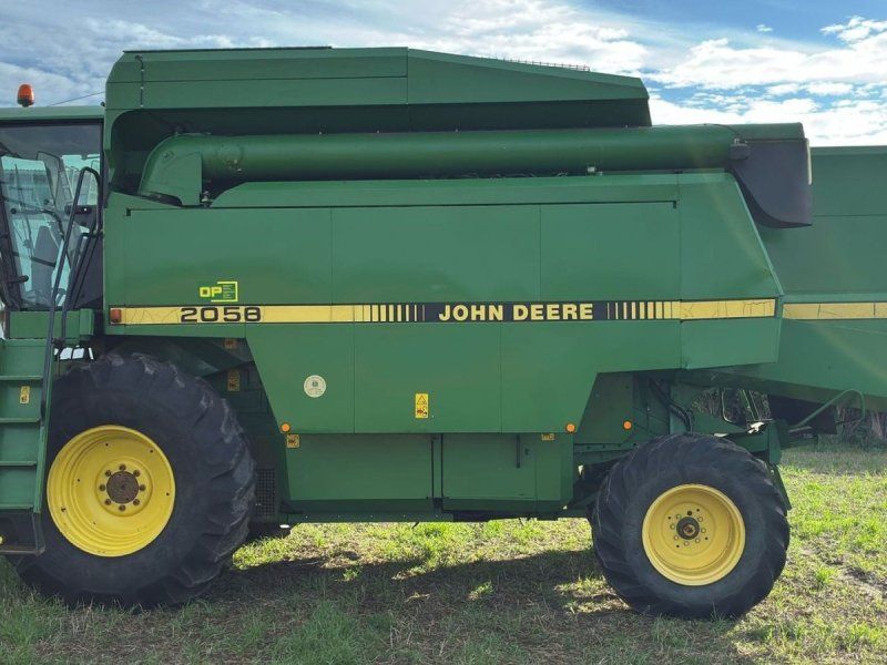John Deere 2058