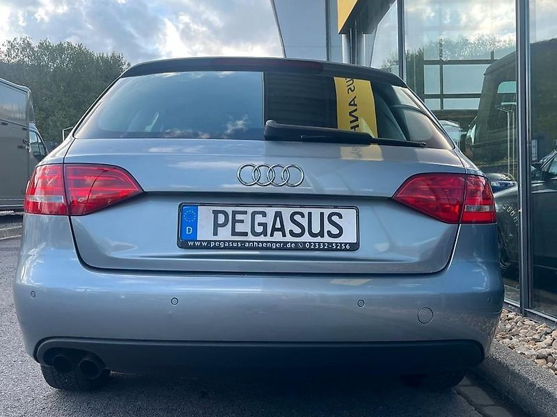 Audi A4 Avant Attraction PKW Kombi 1.8l 120PS