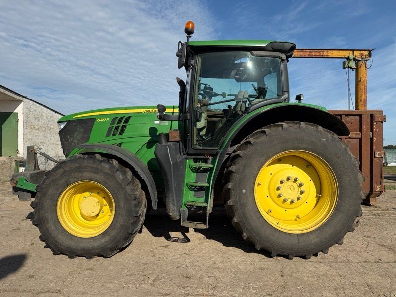John Deere 6210 R PowrQuad