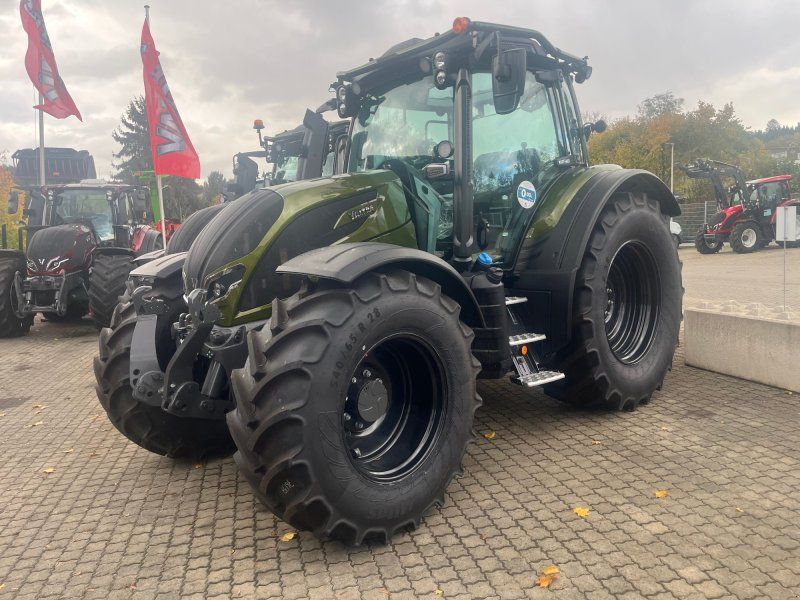 Valtra N 175D mit Forstkabine und Rüfa