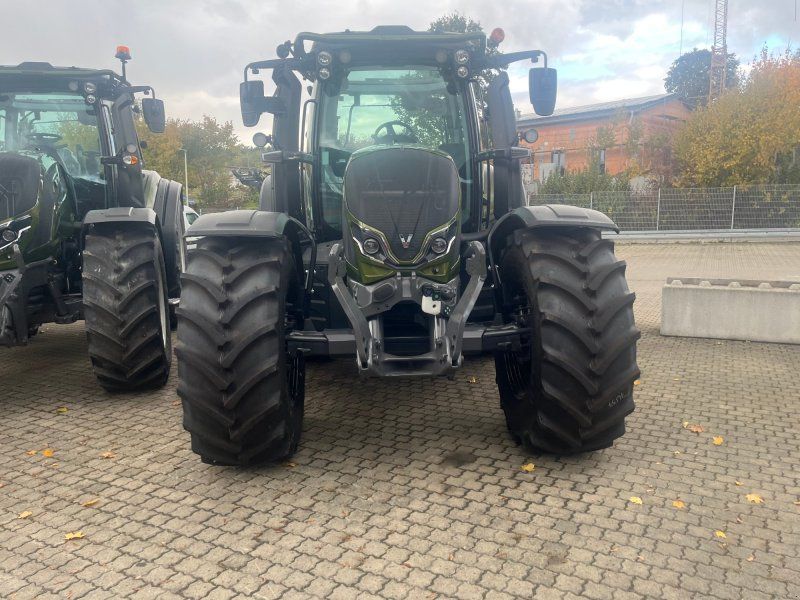 Valtra N 175D mit Forstkabine und Rüfa