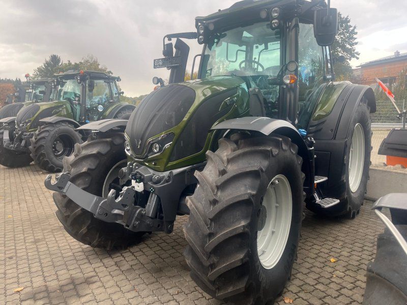 Valtra N155A mit Rüfa und FK