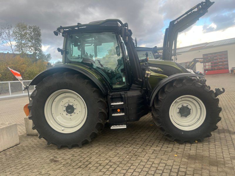 Valtra N155A mit Rüfa und FK