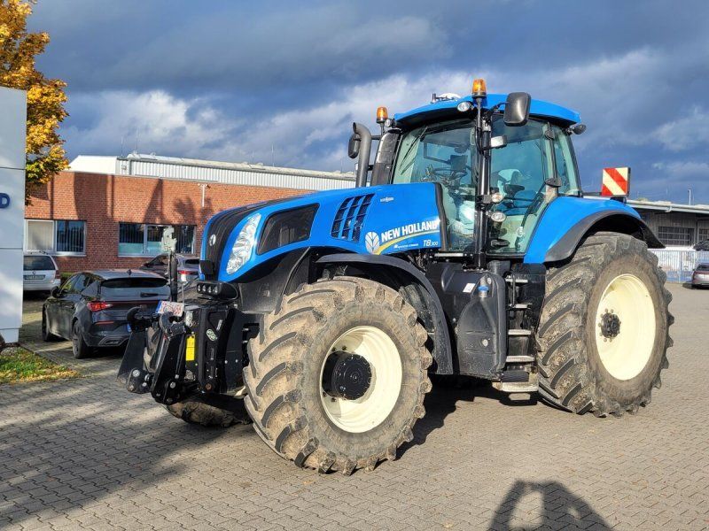 New Holland T8.300 AutoCommand mit Lenksystem