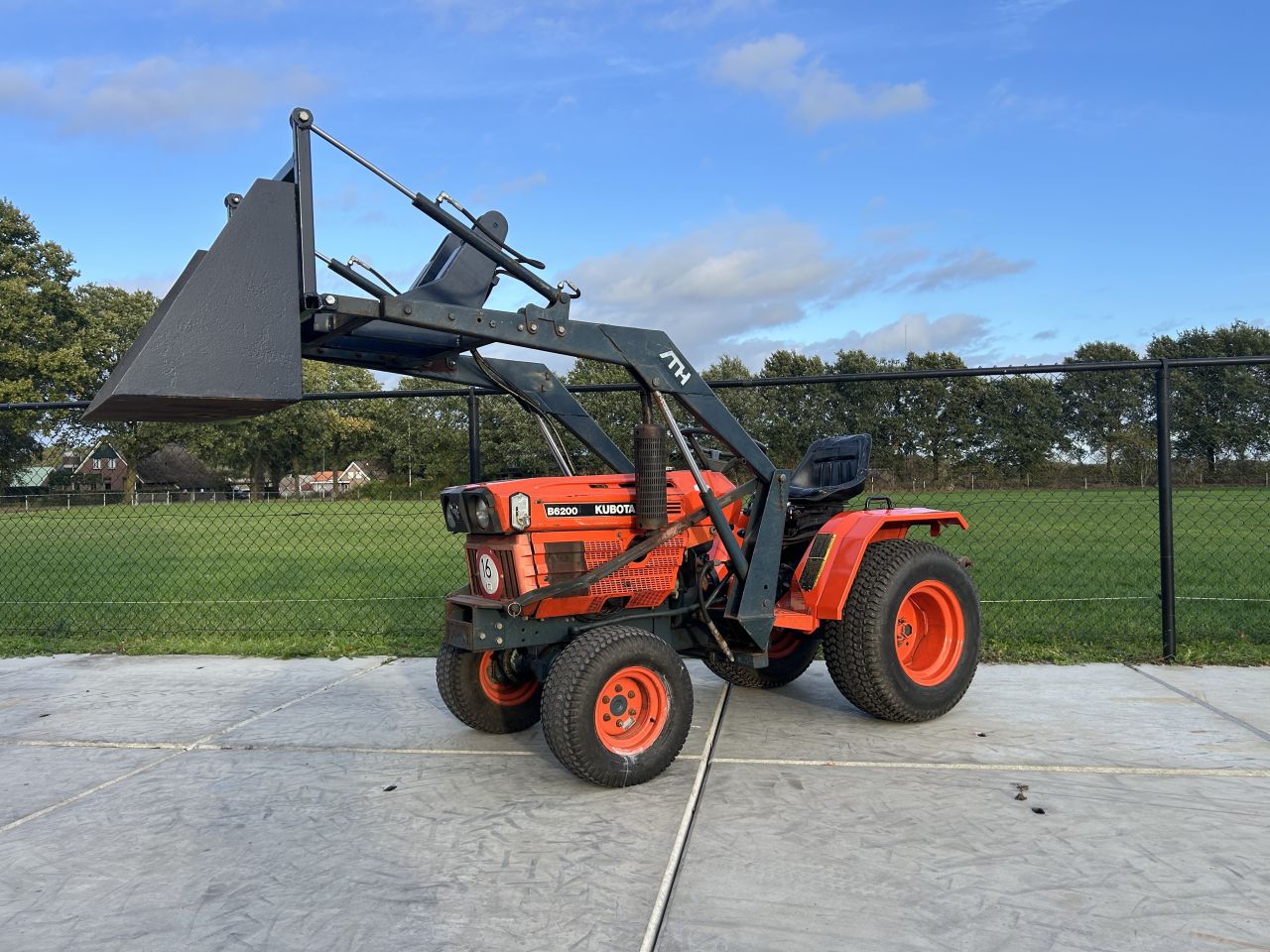 Nette Kubota B6200 met voorlader
