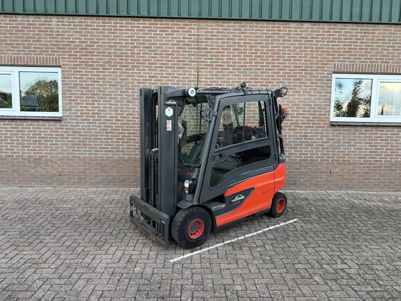 Linde E25-L-02