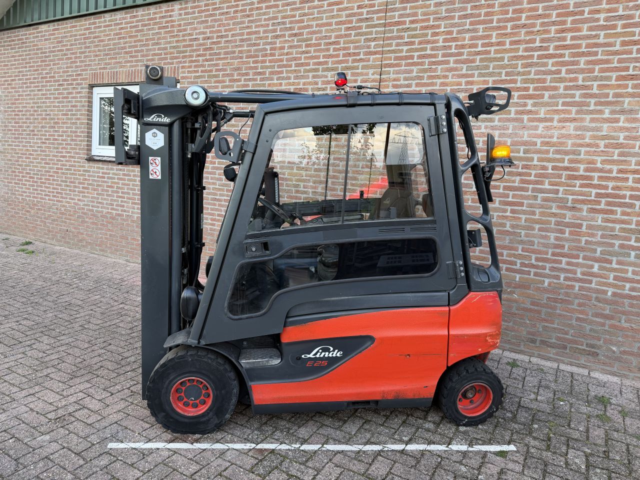 Linde E25-L-02