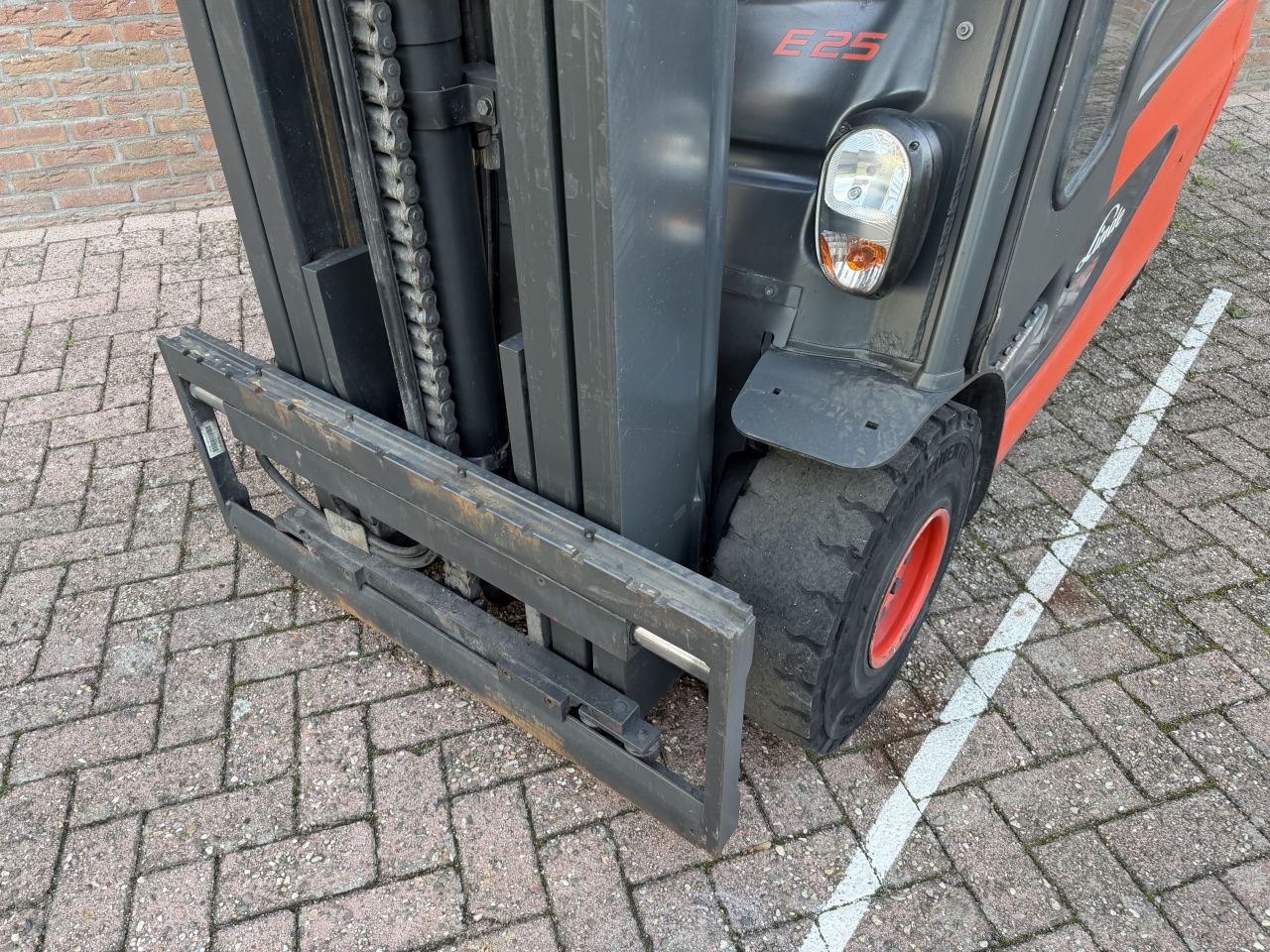 Linde E25-L-02