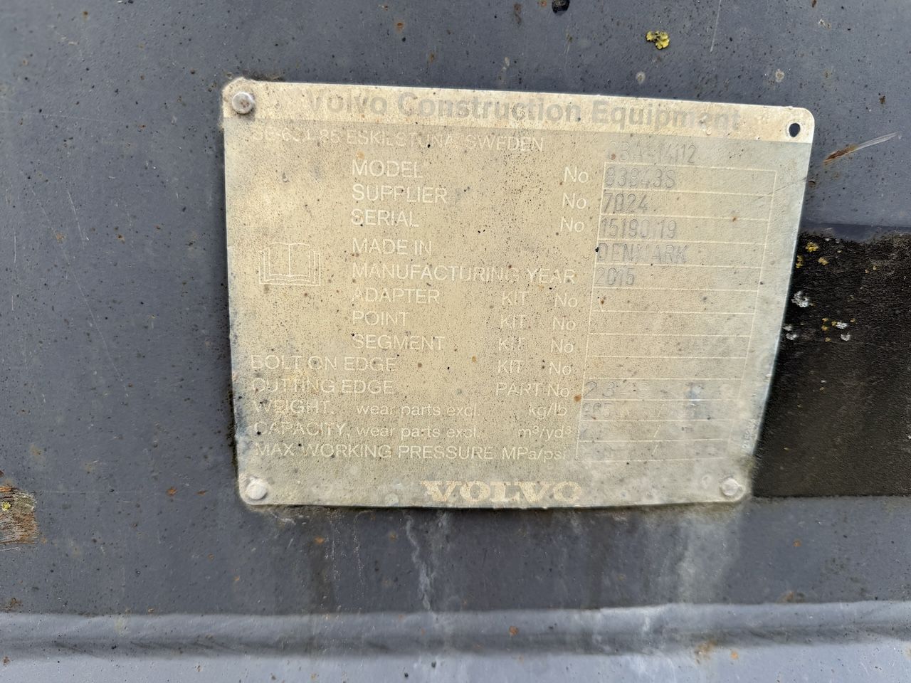 Dichte bak Volvo 267cm Volvo aansluiting
