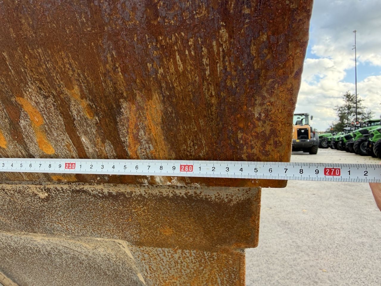Dichte bak Volvo 267cm Volvo aansluiting