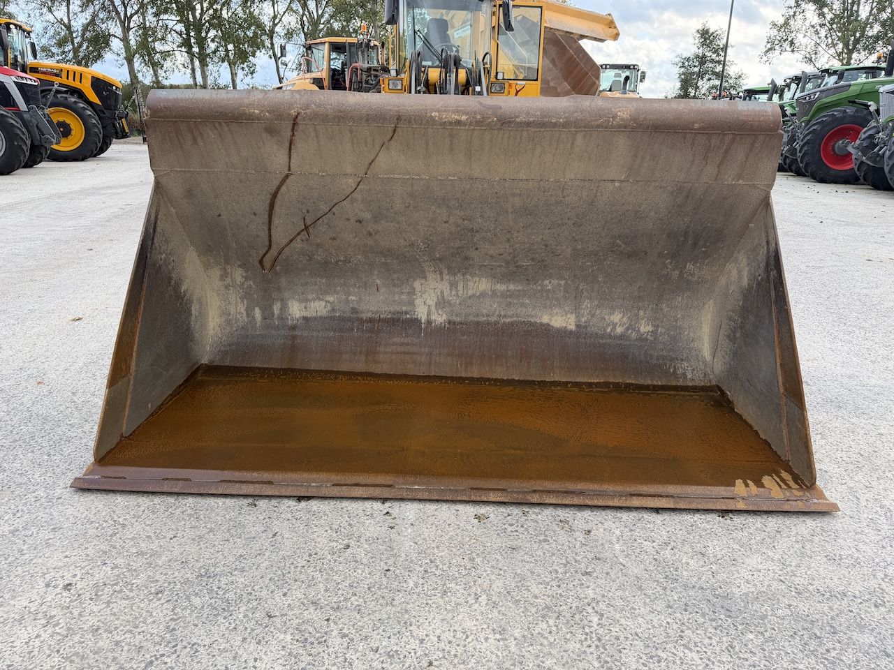 Dichte bak Volvo 267cm Volvo aansluiting