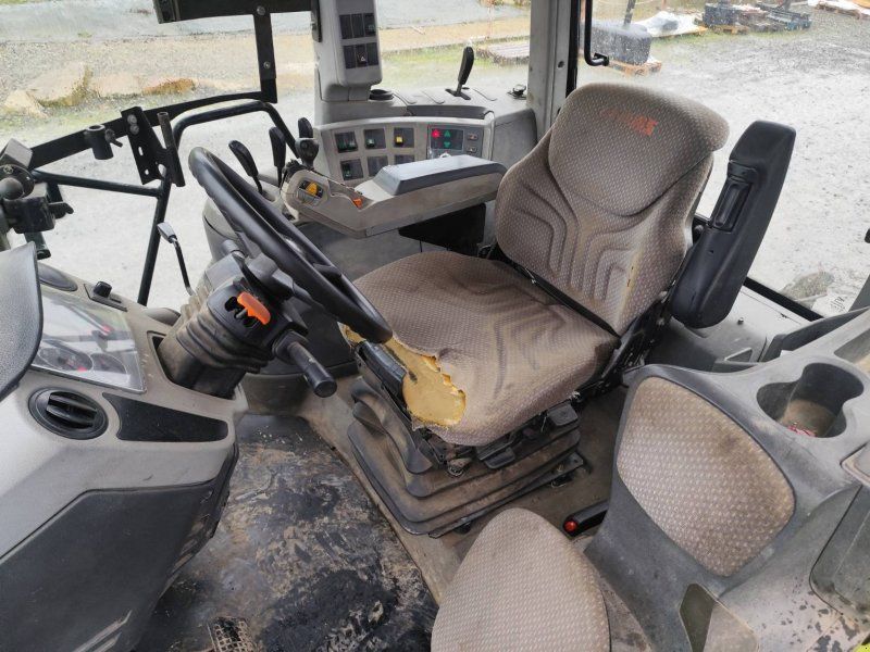 Claas ARION 630