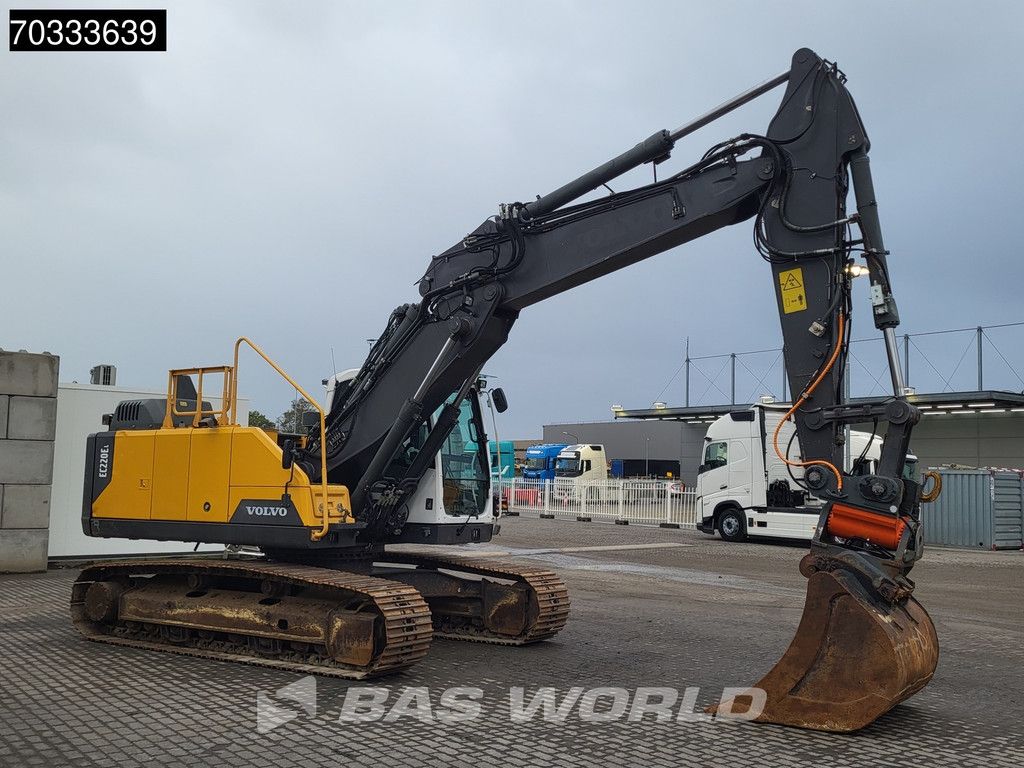 Volvo EC220 E L 3M Wide