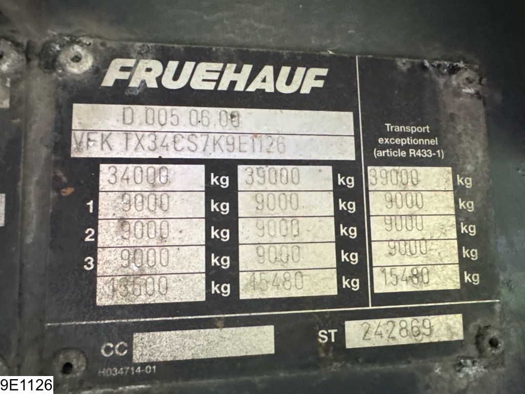 Fruehauf Tautliner Lift axle