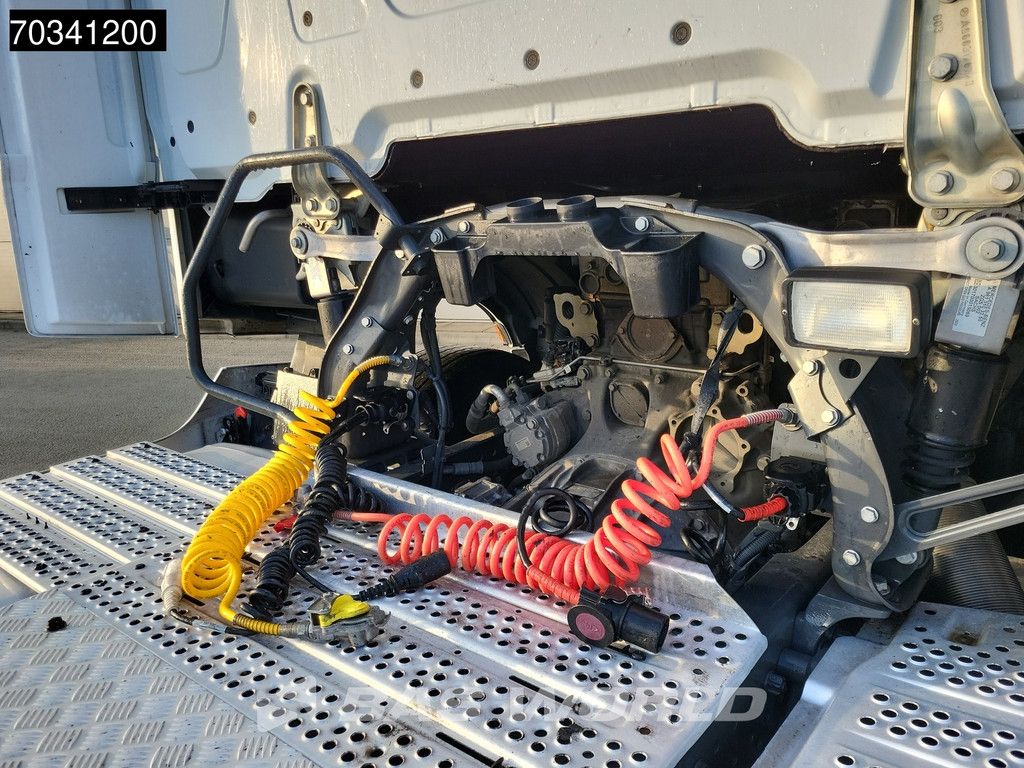 Mercedes Actros 1951 4X2 GigaSpace NL-Truck 2xTanks ACC Standklima