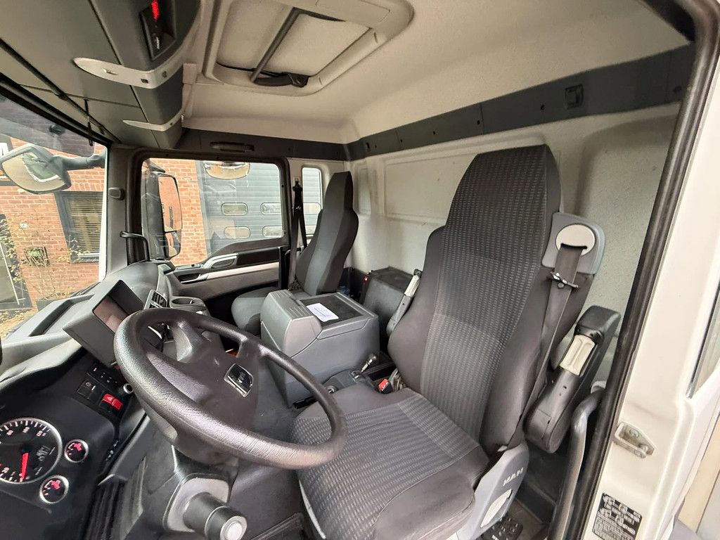 MAN TGS 26.320 Koffer Stuuras AHK 3000KG LBW 357.287KM! NL Truck APK/TUV 05-2027