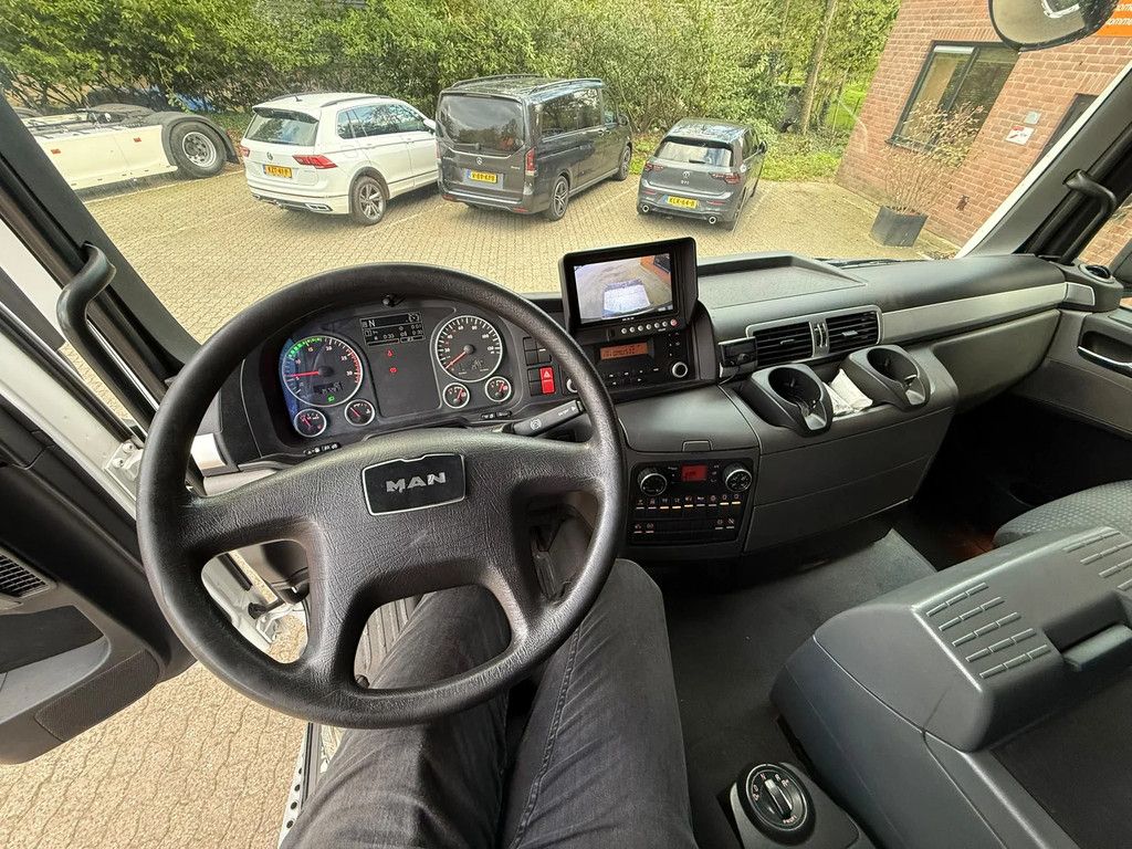 MAN TGS 26.320 Koffer Stuuras AHK 3000KG LBW 357.287KM! NL Truck APK/TUV 05-2027