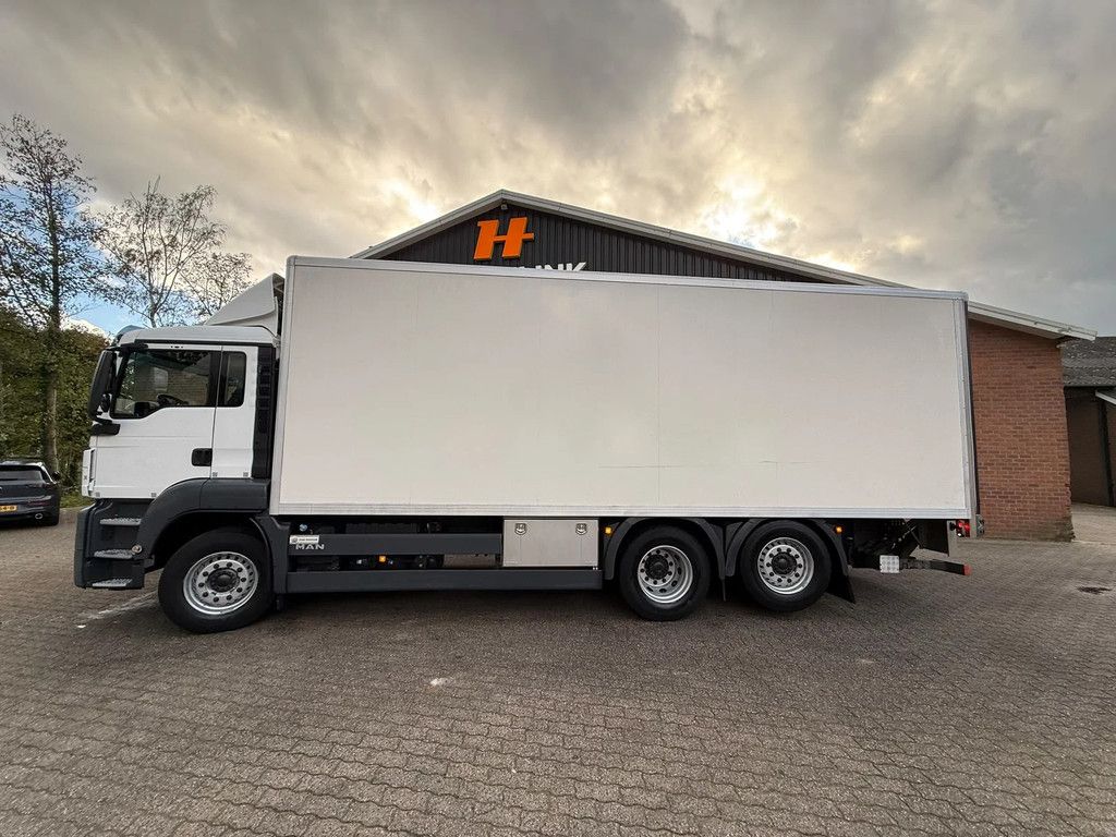 MAN TGS 26.320 Koffer Stuuras AHK 3000KG LBW 357.287KM! NL Truck APK/TUV 05-2027