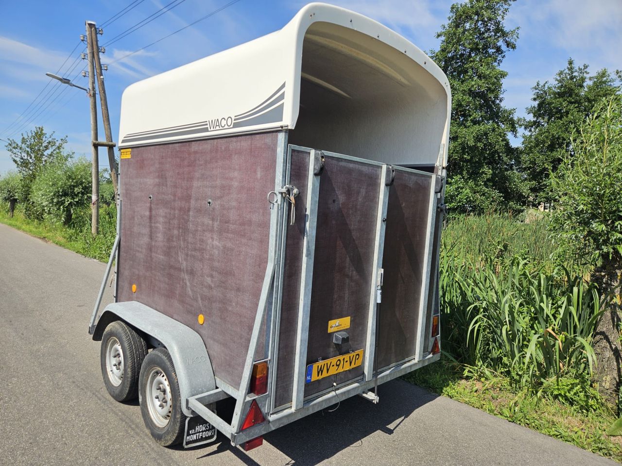 Gebruikte paardentrailer / veewagen