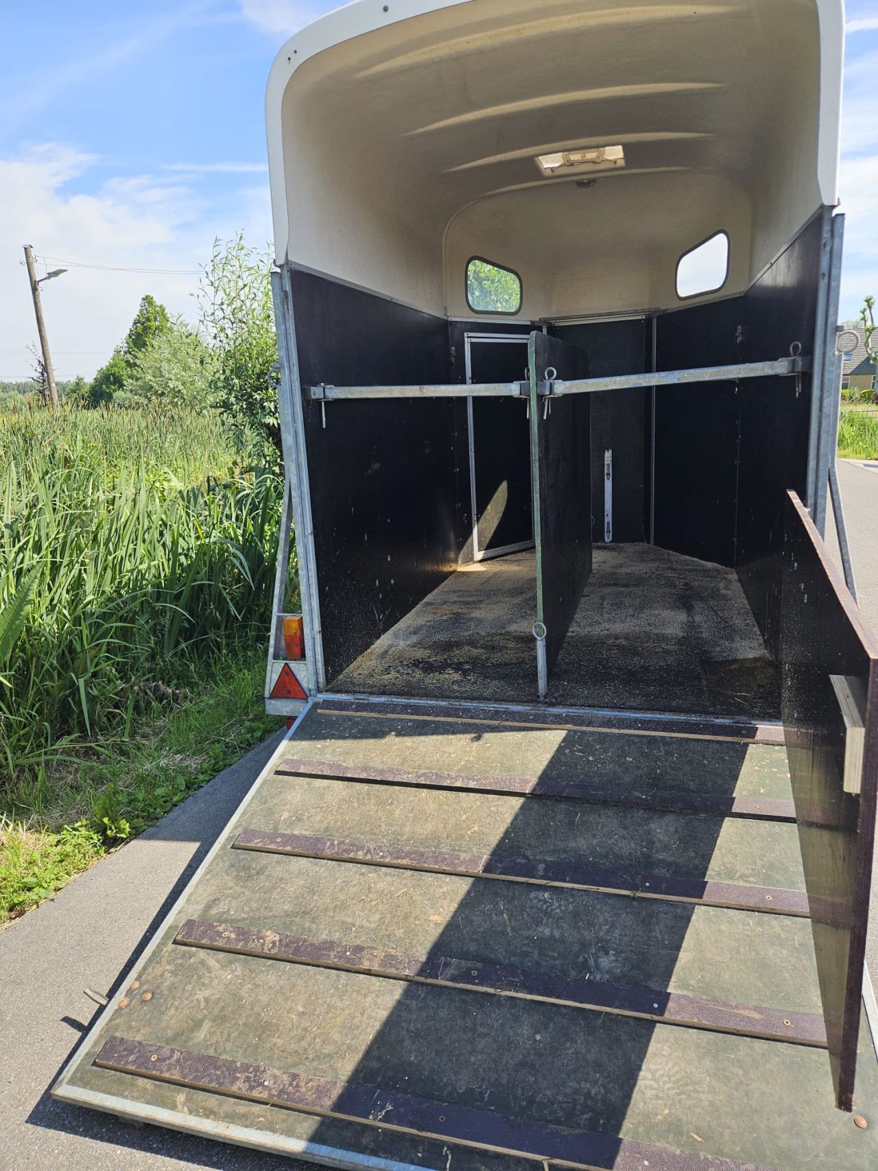 Gebruikte paardentrailer / veewagen
