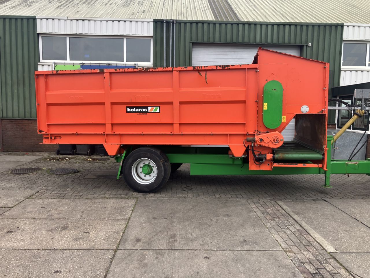 Holaras doseerwagen.