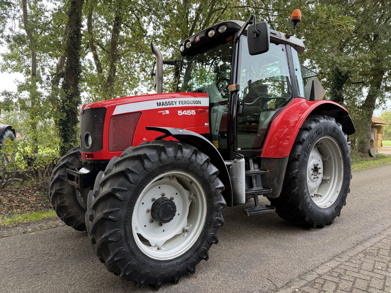 Massey Ferguson 5455 Dyna 4