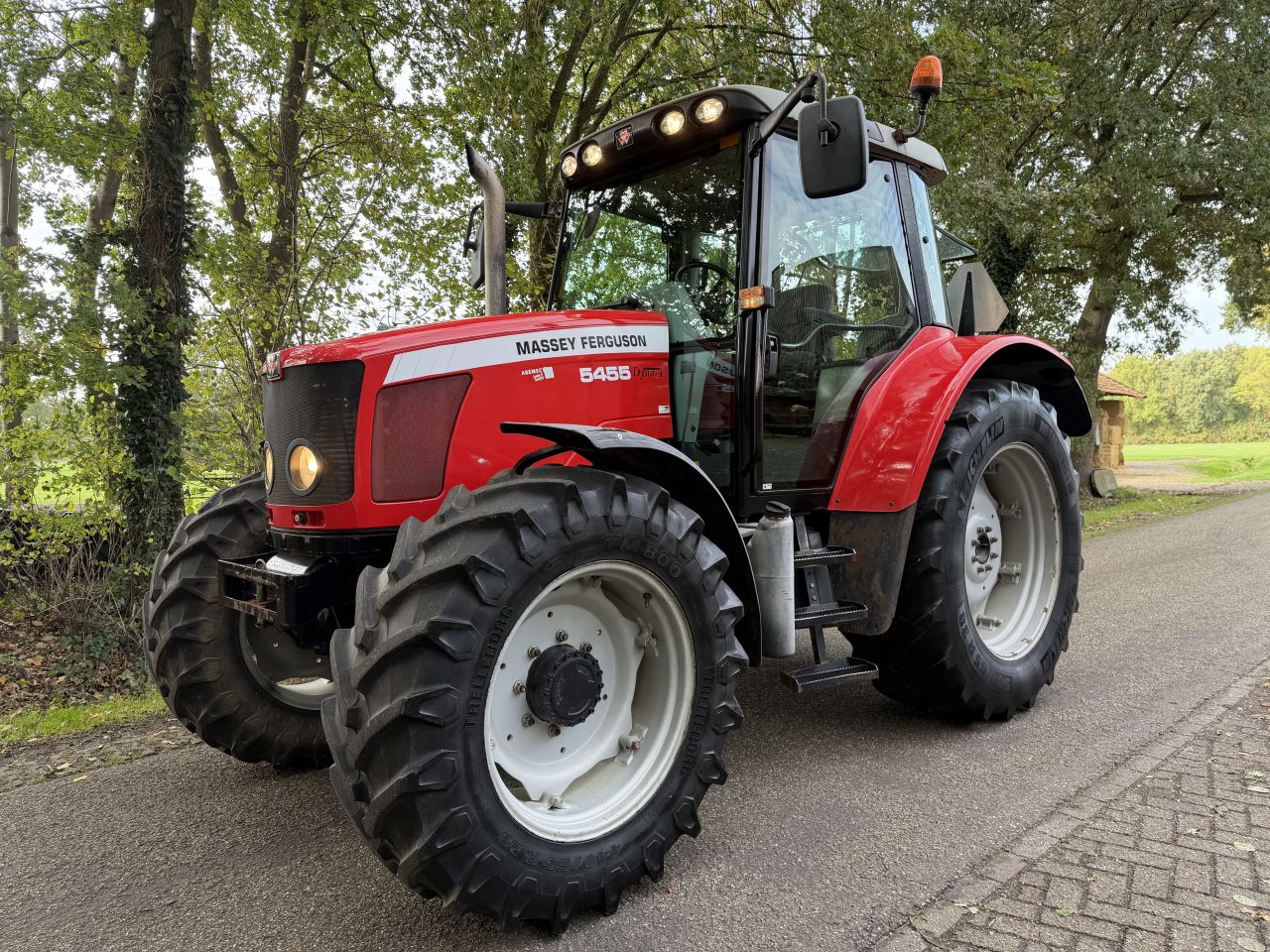 Massey Ferguson 5455 Dyna 4
