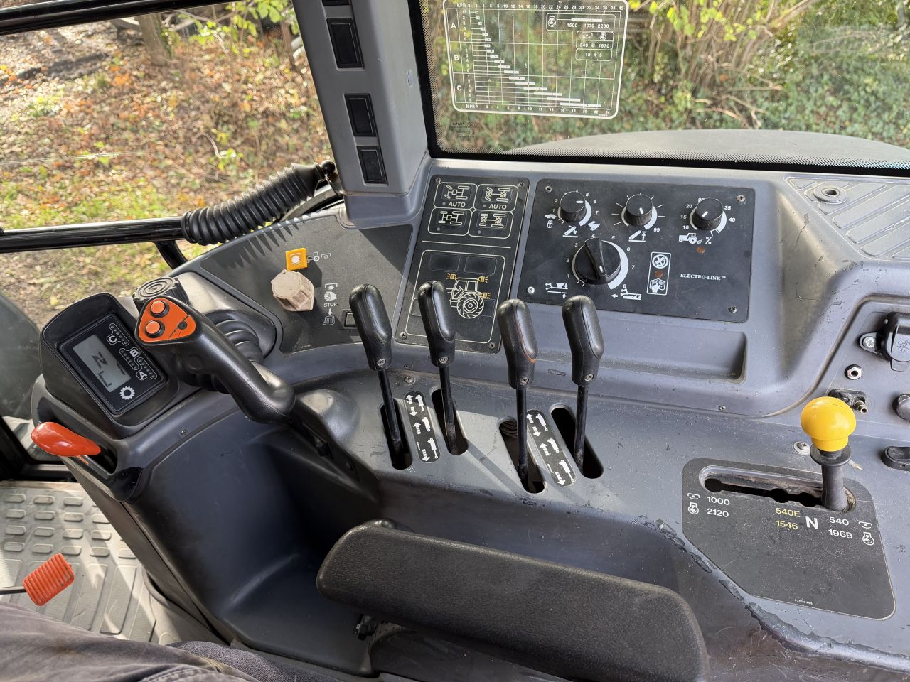 New Holland 8360