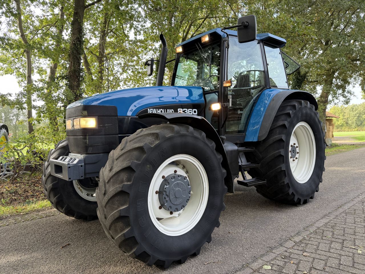 New Holland 8360