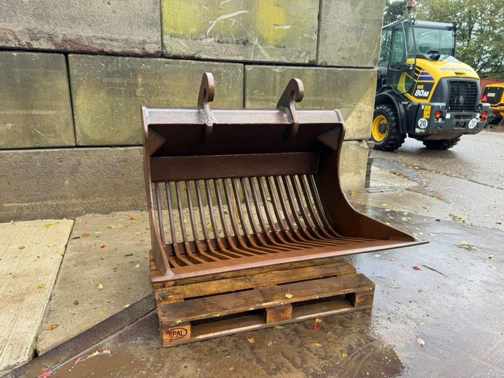 CW30 skeleton bucket/ puinriek/ Sieblöffel 135cm wide