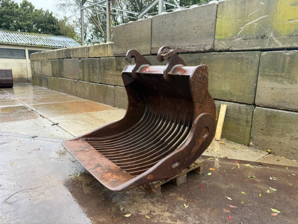 SAES CW30 skeleton bucket/ puinriek/ Sieblöffel 130cm wide