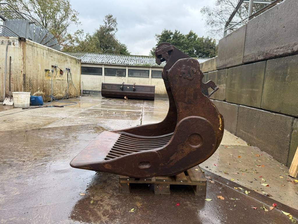 SAES CW30 skeleton bucket/ puinriek/ Sieblöffel 130cm wide