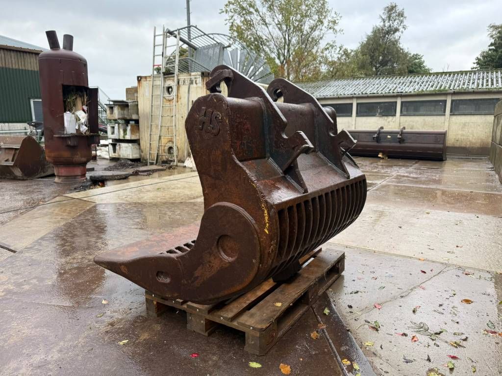 SAES CW30 skeleton bucket/ puinriek/ Sieblöffel 130cm wide