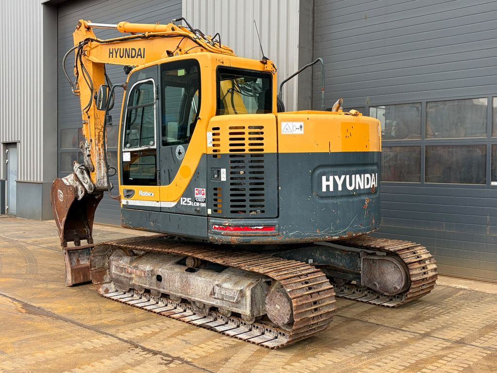 Hyundai R125LCR-9A