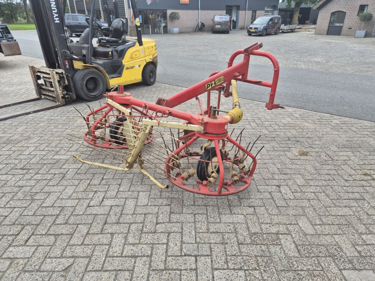 Gebruikte PZ Strela schudder