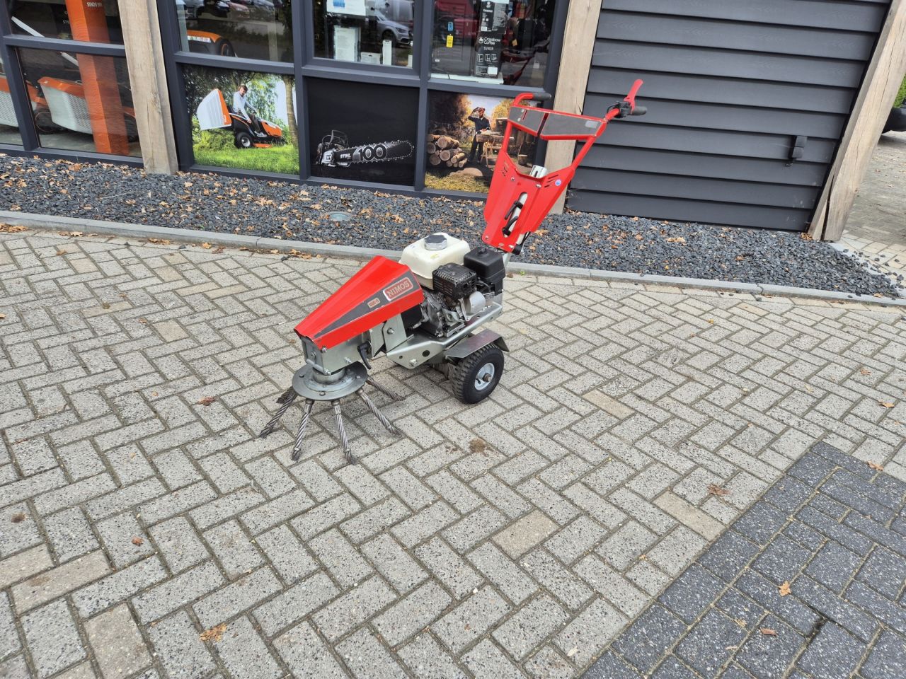 Gebruikte NIMOS MVG-11 onkruidborstel met benzinemotor