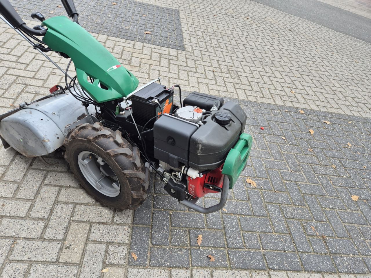 Gebruikte FERRARI 338 tuintrekker, 2-wielig, met frees