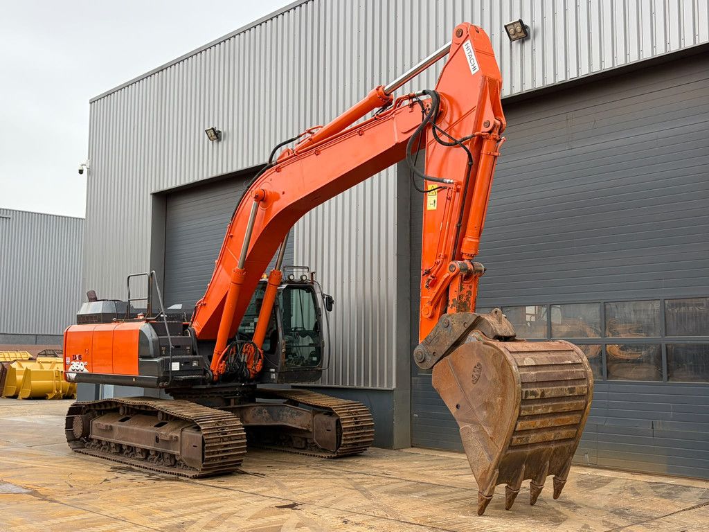 Hitachi ZX350LC-6