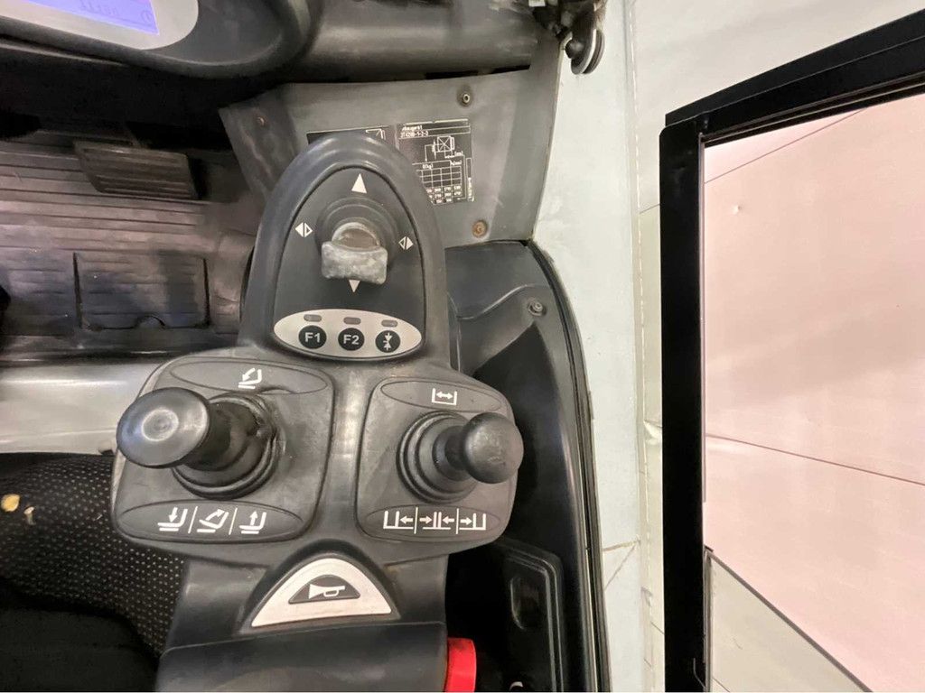 Still RX60-40 Triplex - Vorkensteller - Freelift - Sideshift