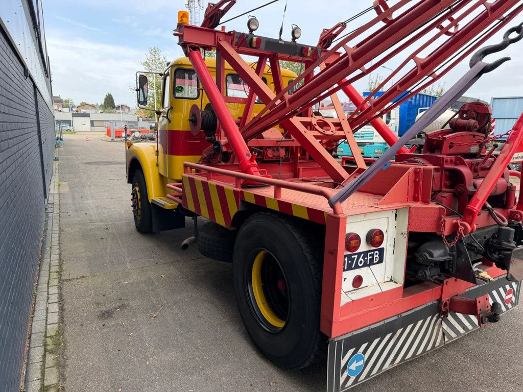 Scania L280 Takelwagen L80 38 A