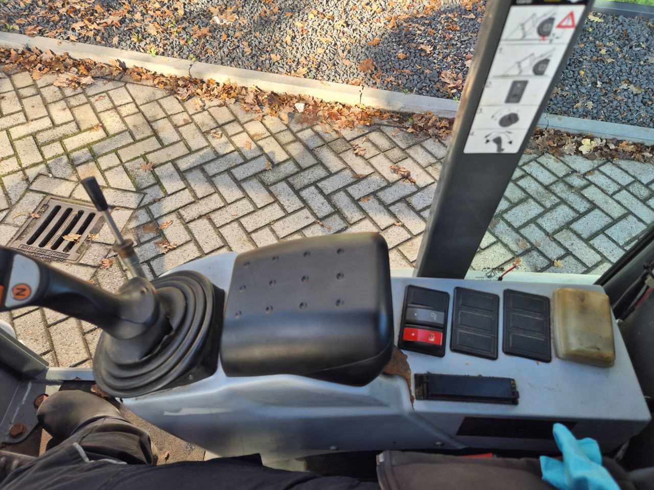 KRAMER 5025 minishovel met 4-wiel besturing