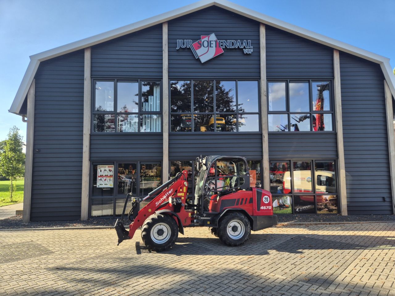 Gebruikte SCHÄFFER 4670 wiellader met gewicht van 3150 kgs