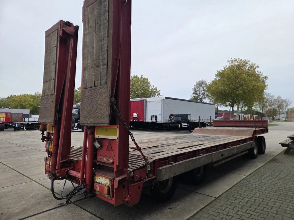 Nooteboom ASD 40 22 4 as bladgeveerd hydr rampen/verbreders